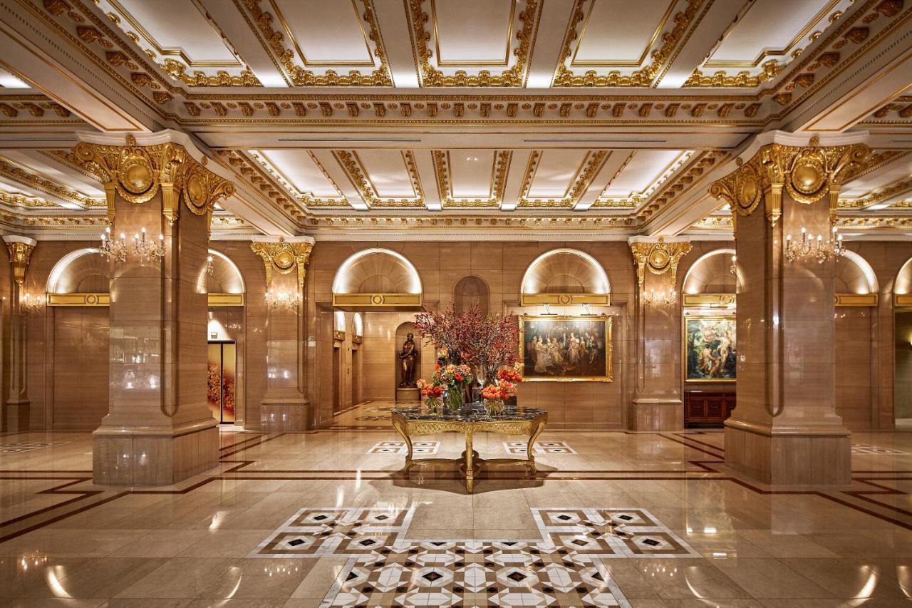 Lotte Hotel Seoul Executive Tower Exterior foto The lobby of the Four Seasons Hotel