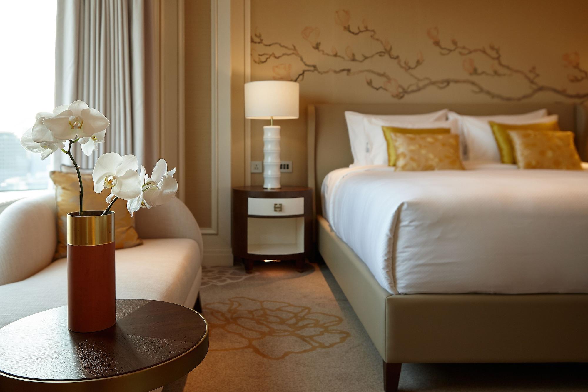 Lotte Hotel Seoul Executive Tower Exterior foto A bedroom at the hotel